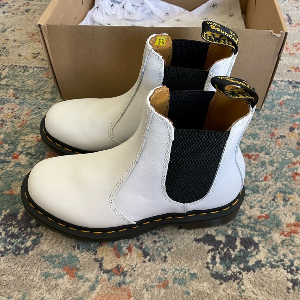 Doc Marten Chelsea Boots
